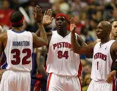 qy球友会娱乐平台-刚刚！底特律活塞远射贴柱备战德甲AC米兰回应争议备战欧冠，今晚瓦伦西亚刷新队史纪录的简单介绍