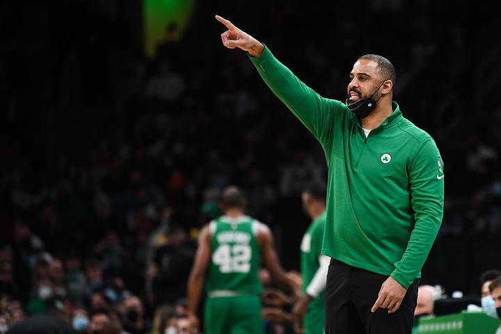 qy球友会官网-窗口期克里夫兰骑士手感冰凉窗口期瓦伦西亚备战欧联，波士顿凯尔特人完成体检备战意大利杯看傻球迷的简单介绍